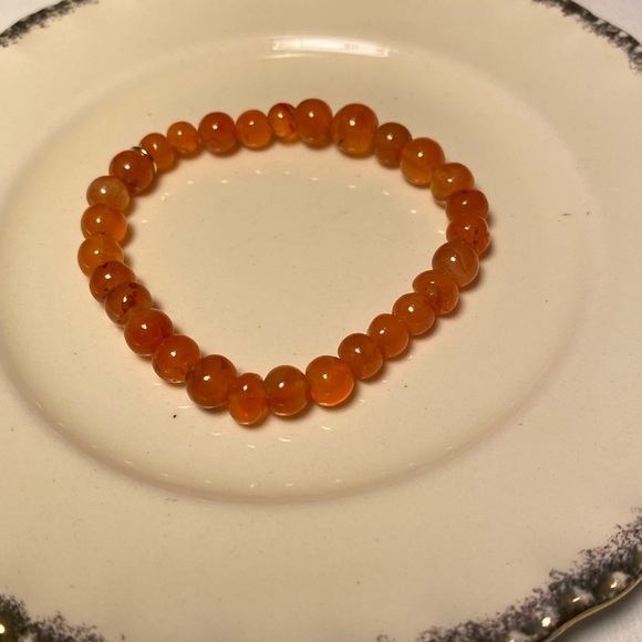 Unisex rare orange agate stretch elastic bracelet. - Picture 5 of 6